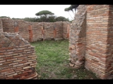 07512 ostia - regio iv - insula iii - domus dei pesci (iv,iii,3) - (via della caupona) - raum (c) - wandheizung - tubuli - bli ri norden - 01-2024.jpg